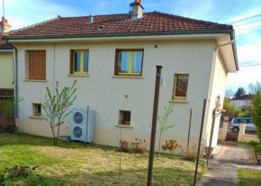 Maison confortable à Montluçon avec Jardin clôturé